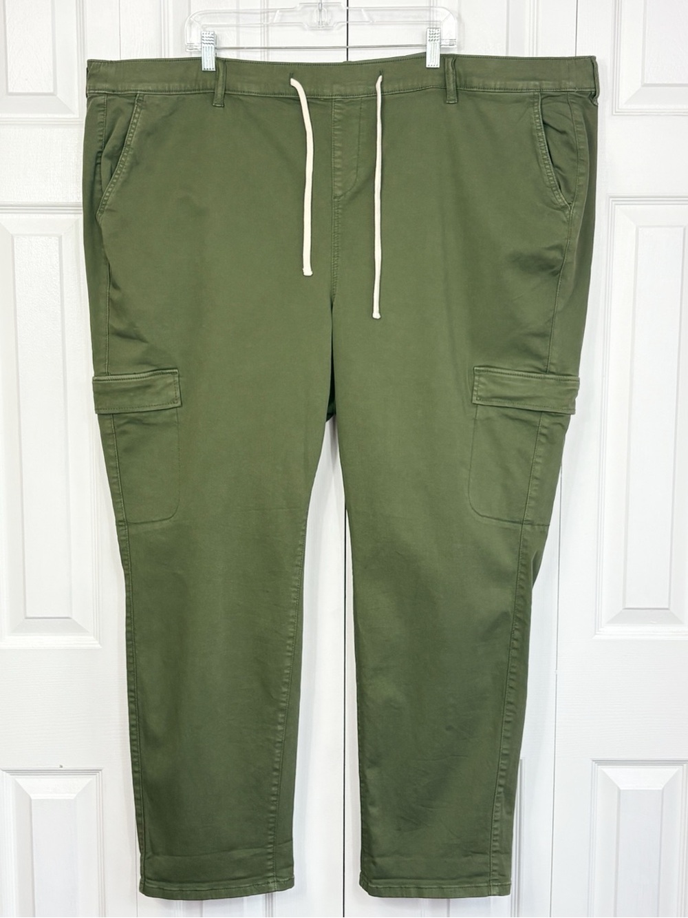 NWT Torrid Olive Green Stretch Pull-On Weekend Straight Leg Cargo Pants 5R